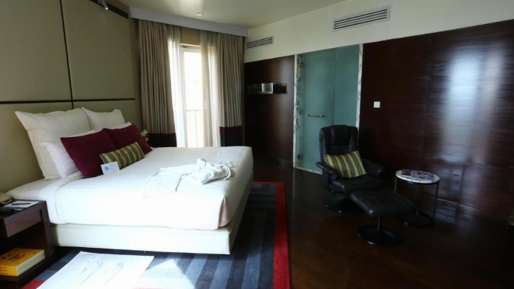 Room image 4