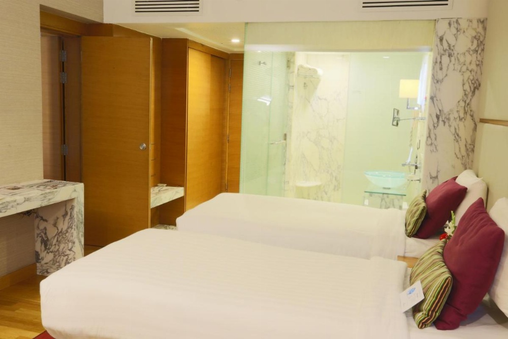 Avari World Traveler Twin Room